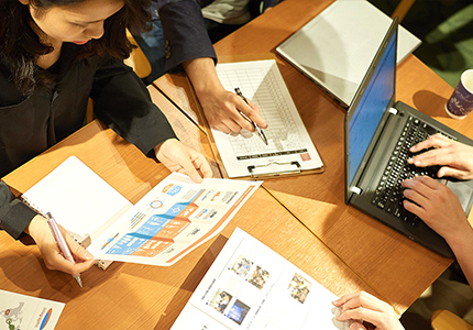 サロン運営、市場調査、宣伝及び広告業務